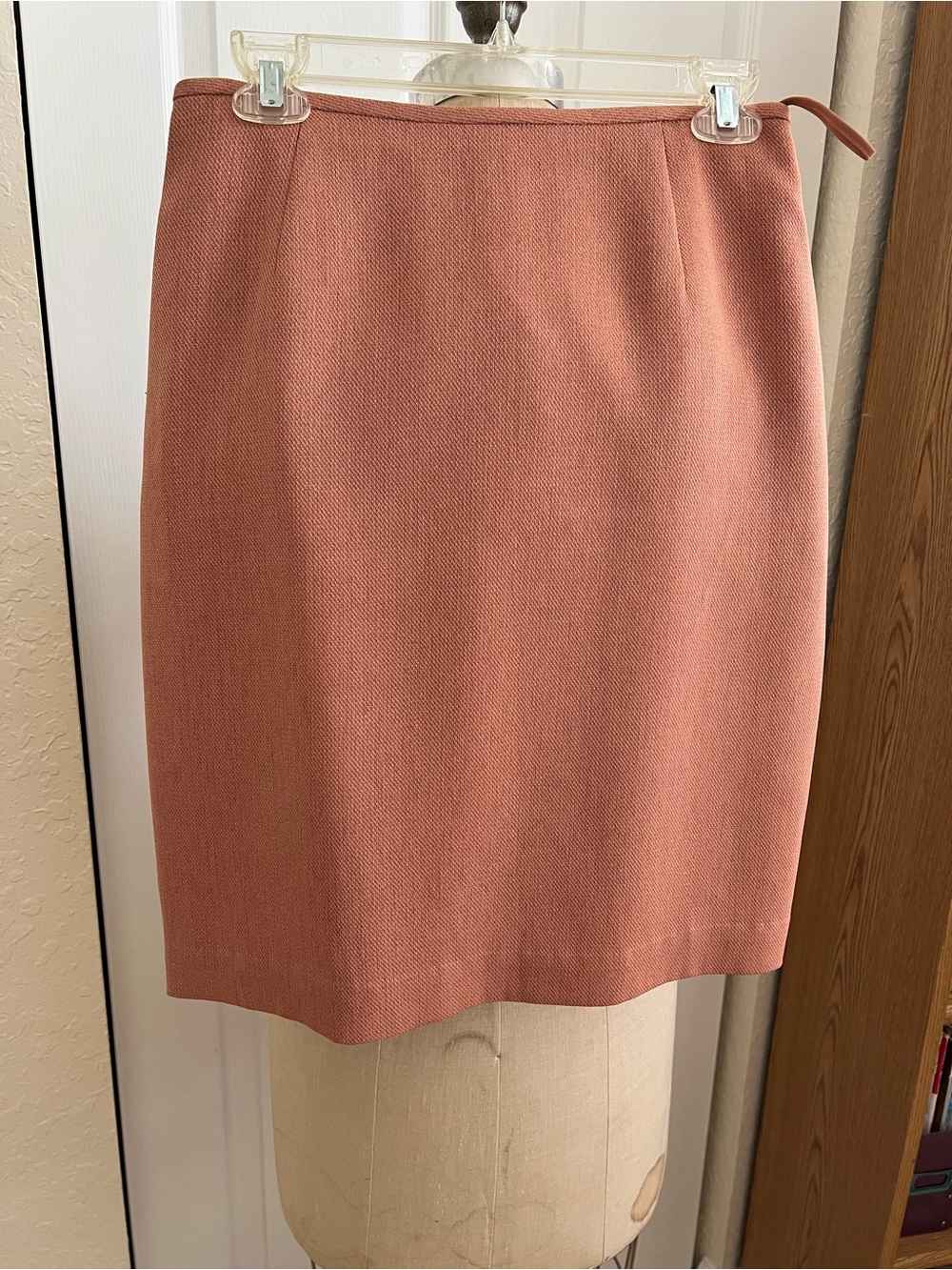 Focus 2000 Coral Pink Pencil Skirt